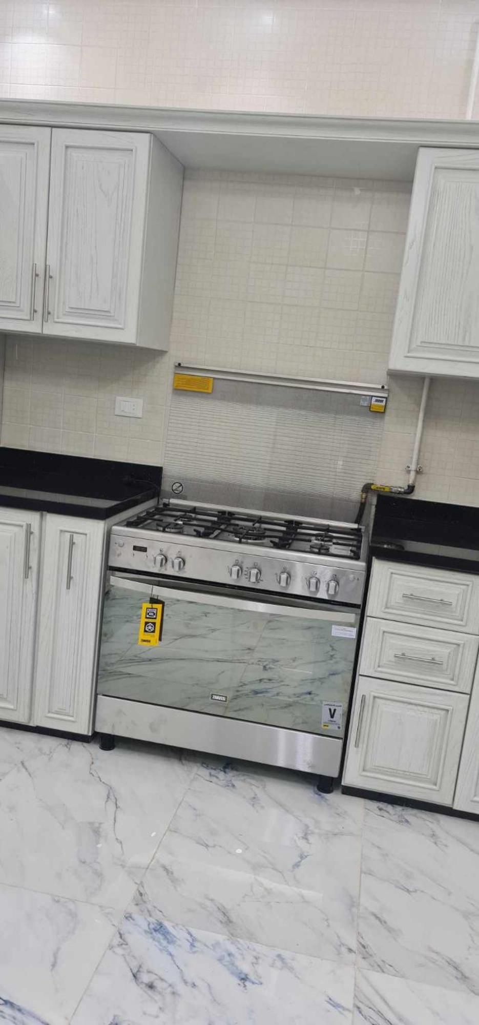 Apartment ٢٥٠ متر في ارقي مكان بالهرم *